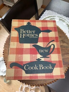 Better Homes And Gardens Red and Cream Plaid Cook Book